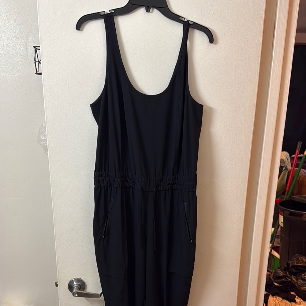 Elegant Black Sleeveless Dress